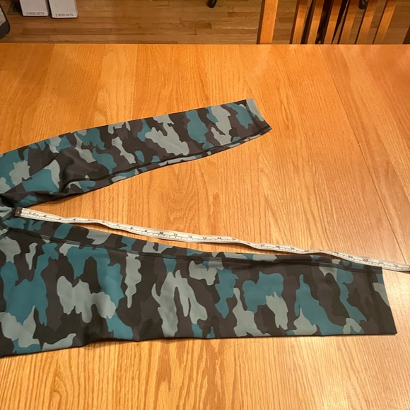Lululemon Reversible Wunder Under Camo Leggings & Tank NWT - TANK IS SOLD - Picture 13 of 13